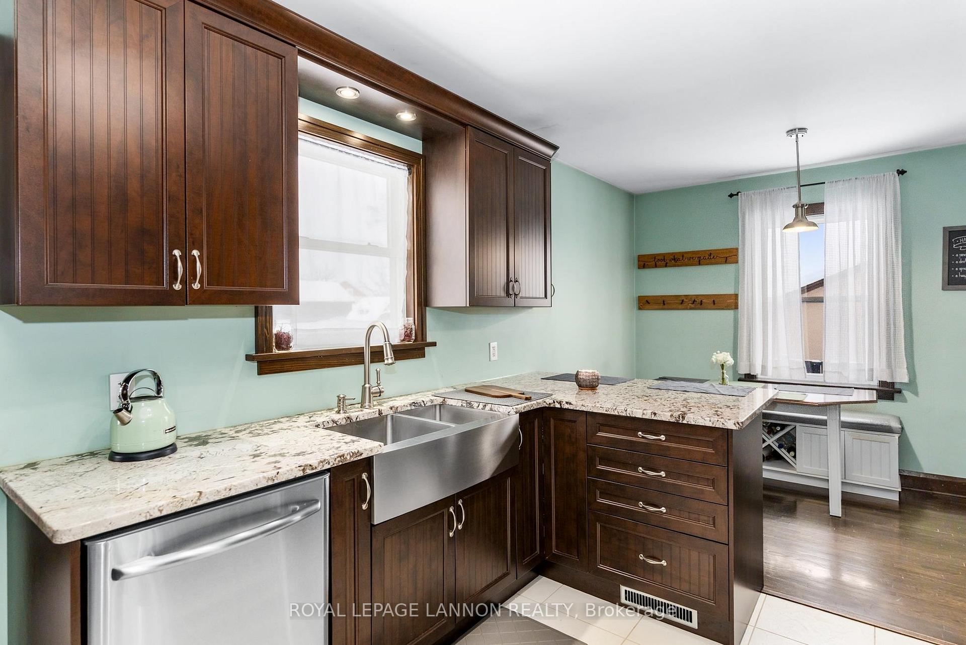 Photo 16 of 320 Lillian Street, Thunder Bay, Current River — HOMEH