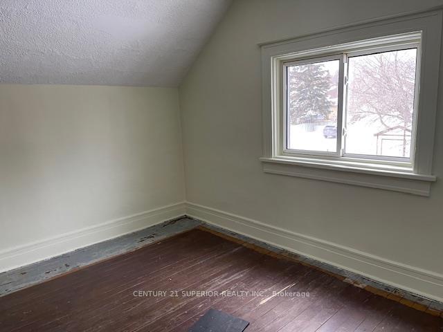 Photo 16 of 58 Ontario Street, Thunder Bay, Court / Cumberland — HOMEH