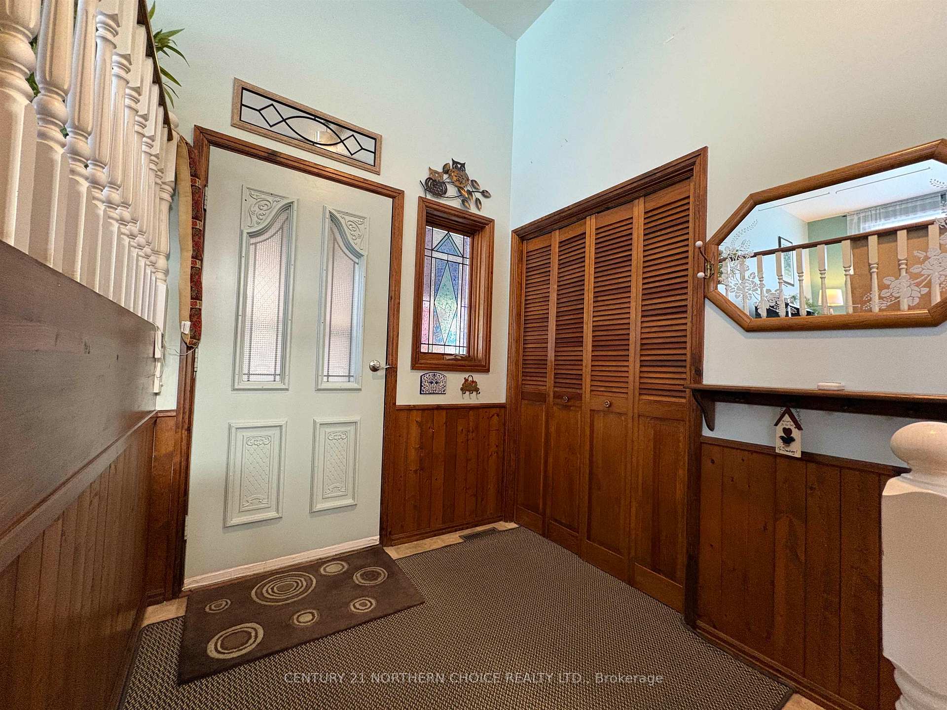 Photo 4 of 558 Elm Avenue, Fort Frances — HOMEH