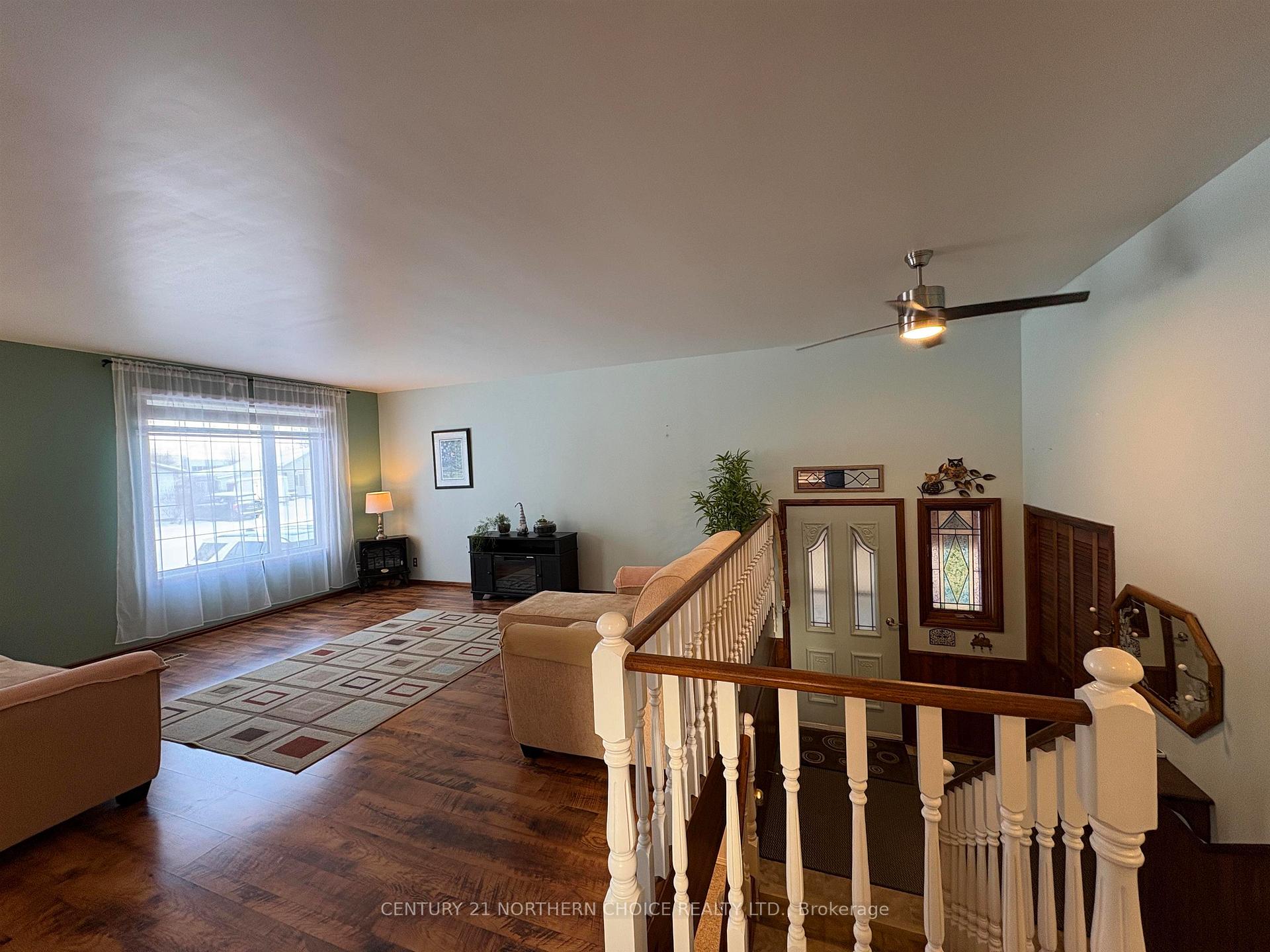 Photo 6 of 558 Elm Avenue, Fort Frances — HOMEH