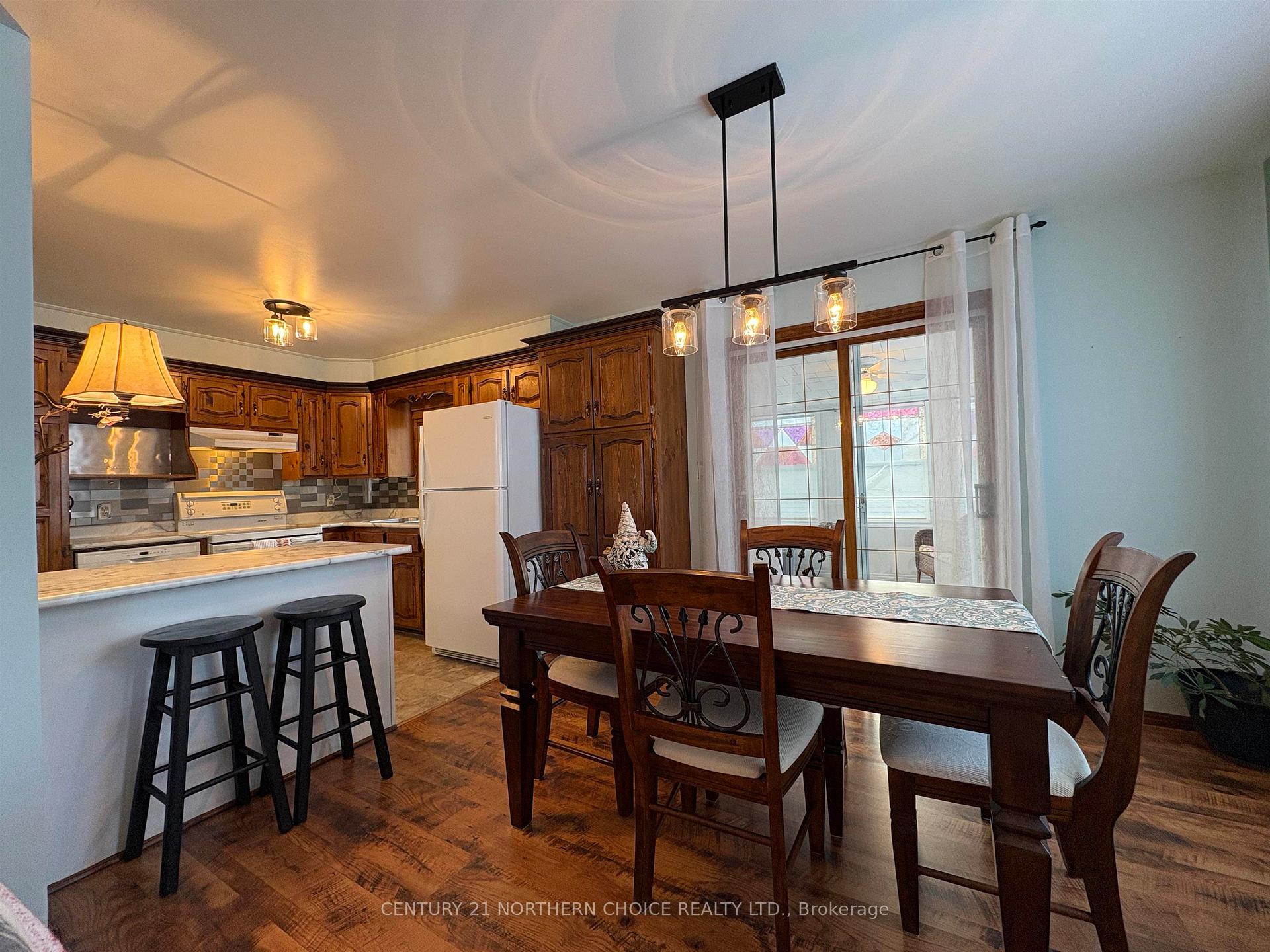 Photo 11 of 558 Elm Avenue, Fort Frances — HOMEH