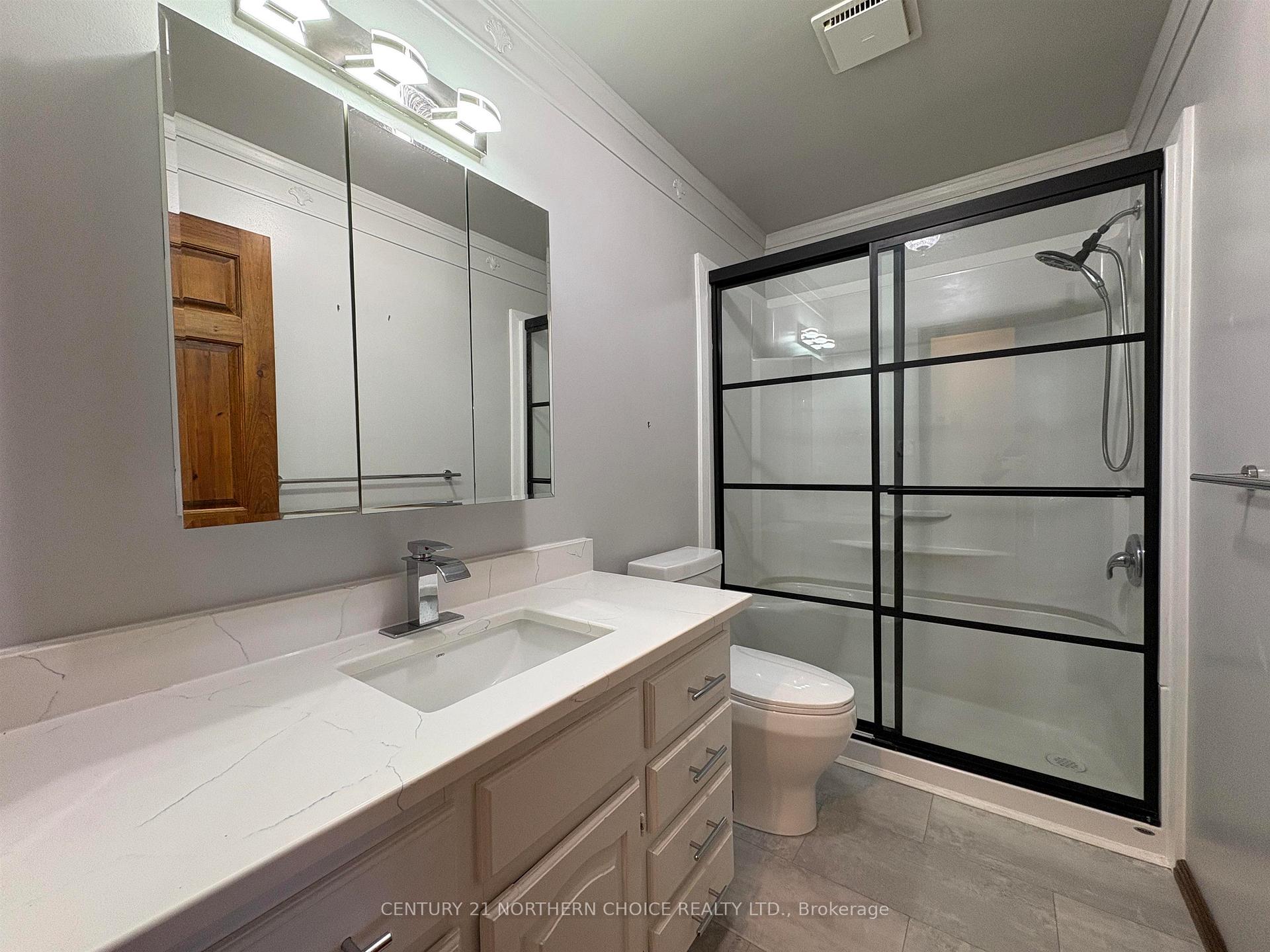 Photo 20 of 558 Elm Avenue, Fort Frances — HOMEH