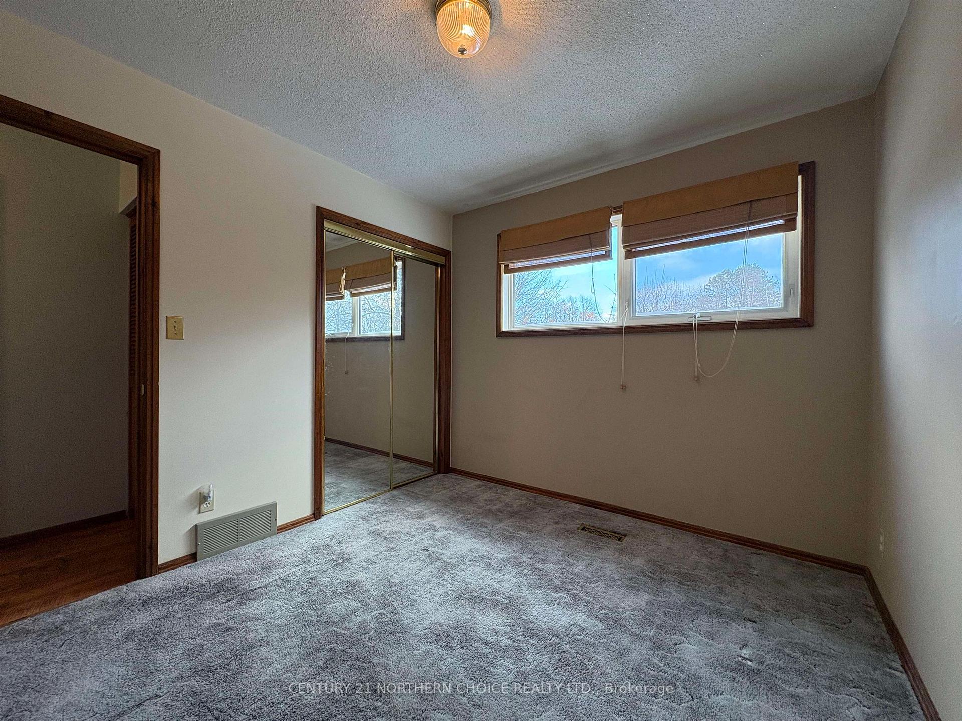 Photo 25 of 558 Elm Avenue, Fort Frances — HOMEH