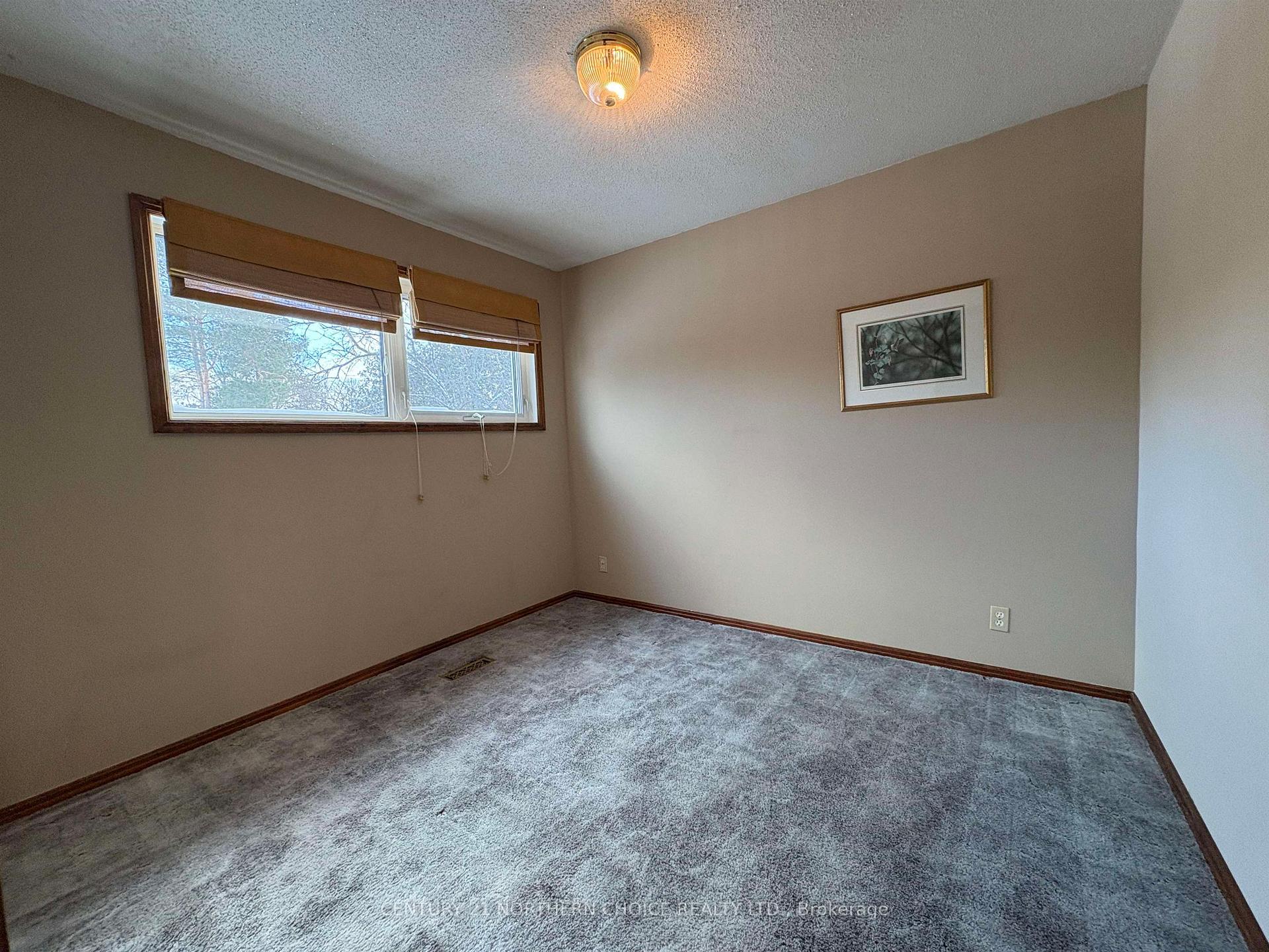 Photo 26 of 558 Elm Avenue, Fort Frances — HOMEH