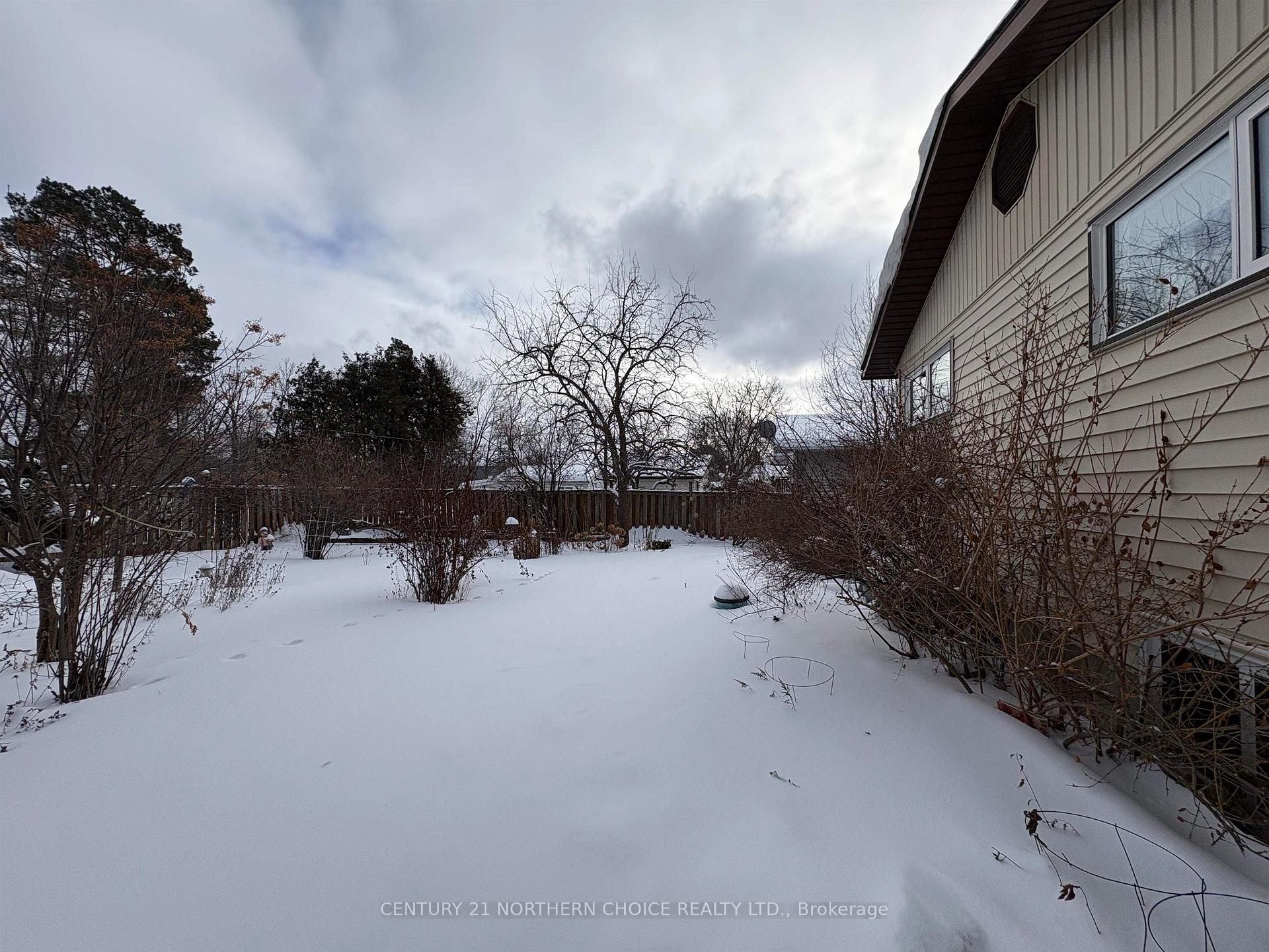 Photo 39 of 558 Elm Avenue, Fort Frances — HOMEH