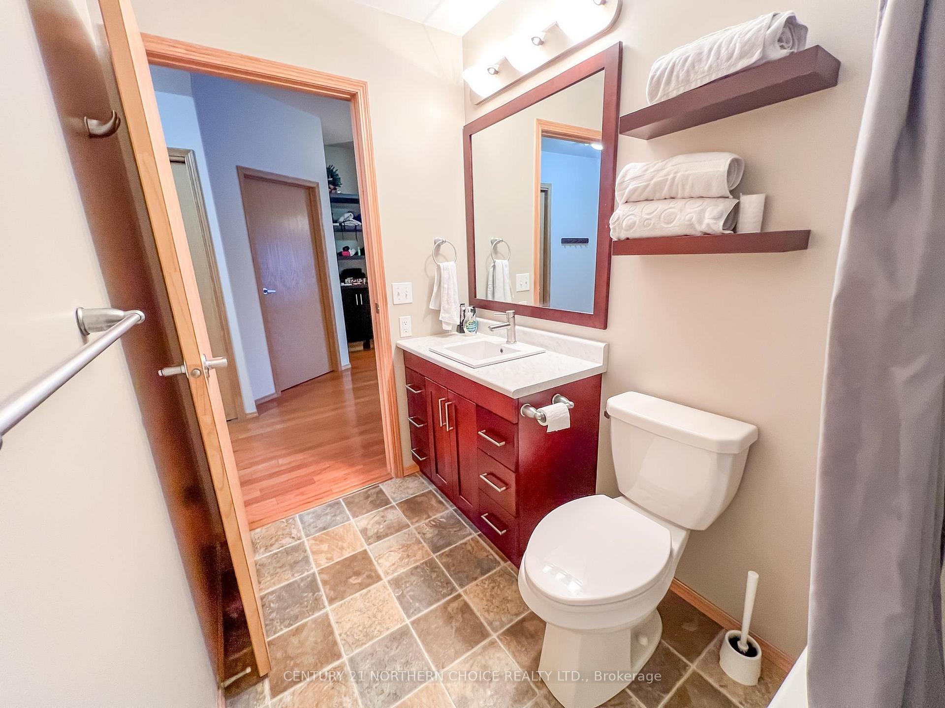 Photo 22 of 5- 204 Bay Road S, Kenora, Norman — HOMEH