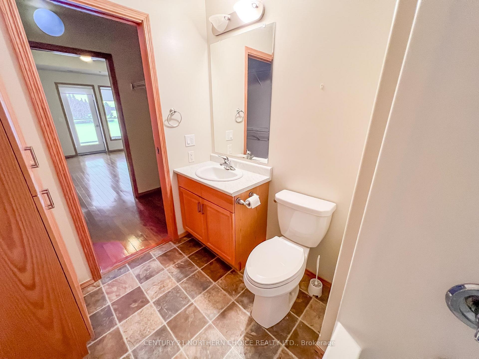 Photo 26 of 5- 204 Bay Road S, Kenora, Norman — HOMEH