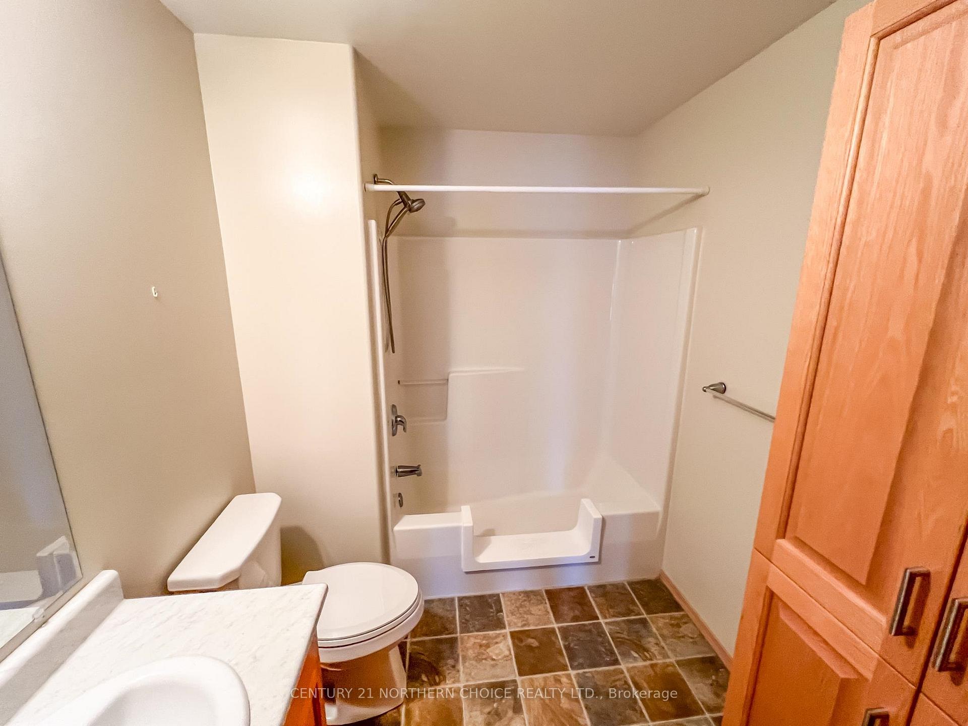 Photo 27 of 5- 204 Bay Road S, Kenora, Norman — HOMEH