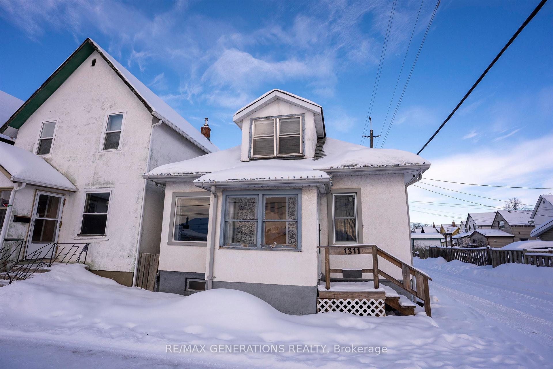 Photo 1 of 1311 Donald Street E, Thunder Bay, McKeller Park — HOMEH