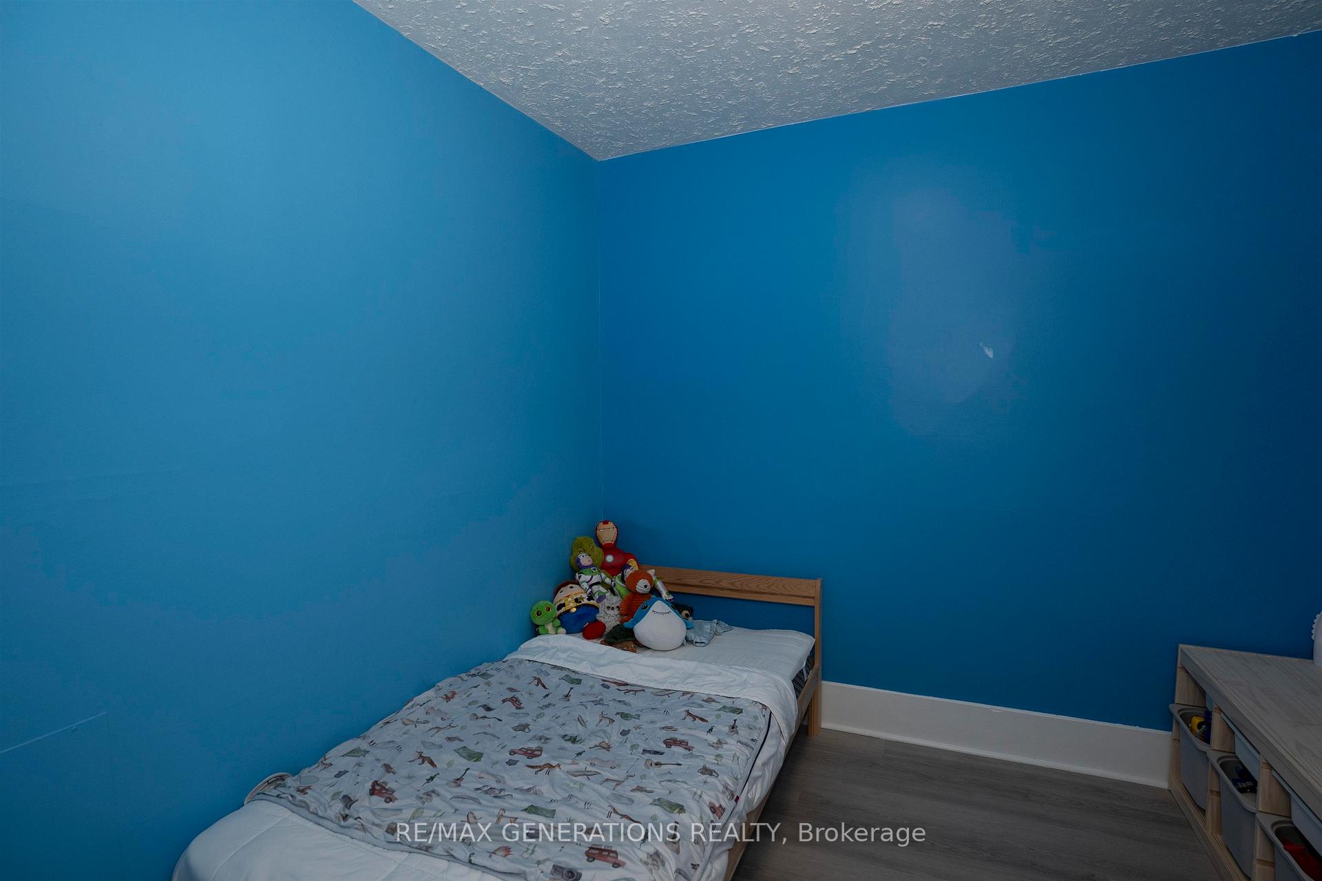 Photo 9 of 1311 Donald Street E, Thunder Bay, McKeller Park — HOMEH