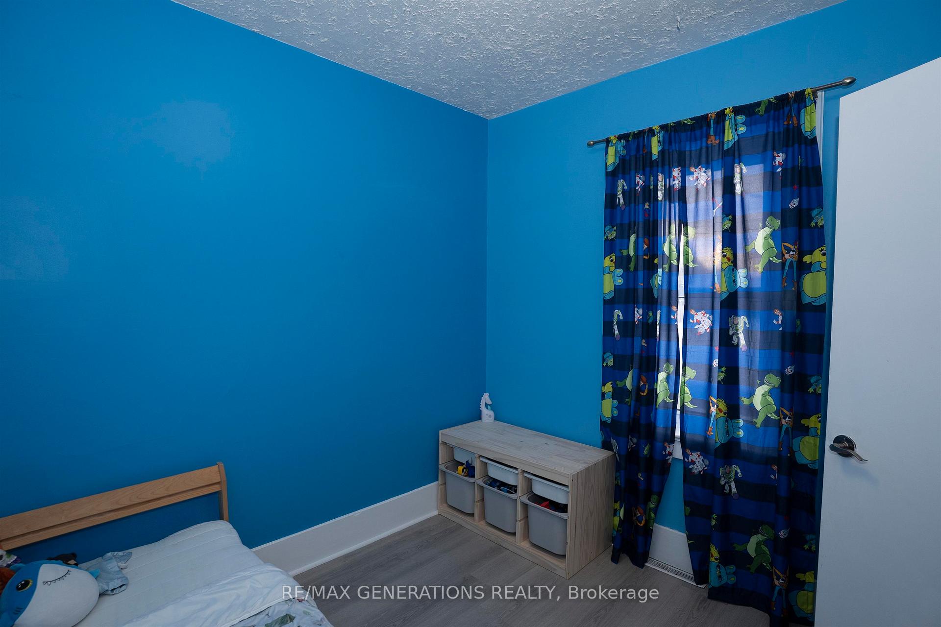 Photo 10 of 1311 Donald Street E, Thunder Bay, McKeller Park — HOMEH