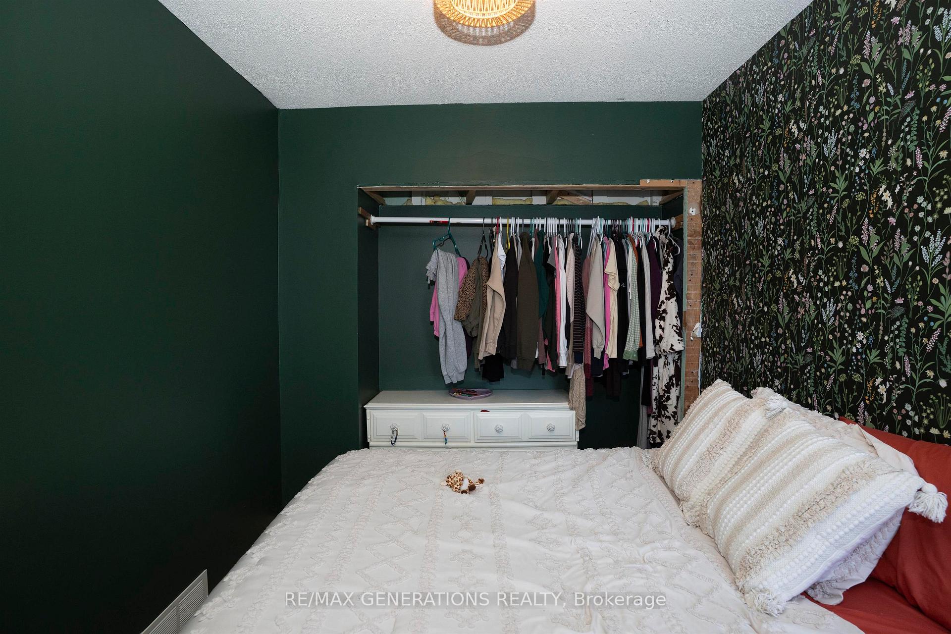 Photo 13 of 1311 Donald Street E, Thunder Bay, McKeller Park — HOMEH