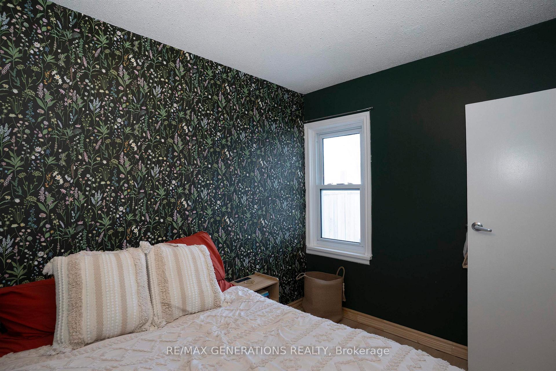Photo 14 of 1311 Donald Street E, Thunder Bay, McKeller Park — HOMEH