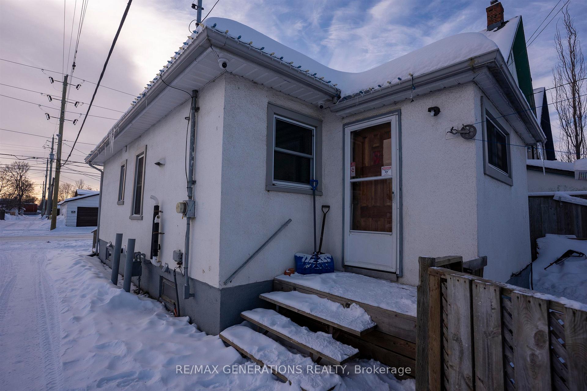 Photo 22 of 1311 Donald Street E, Thunder Bay, McKeller Park — HOMEH
