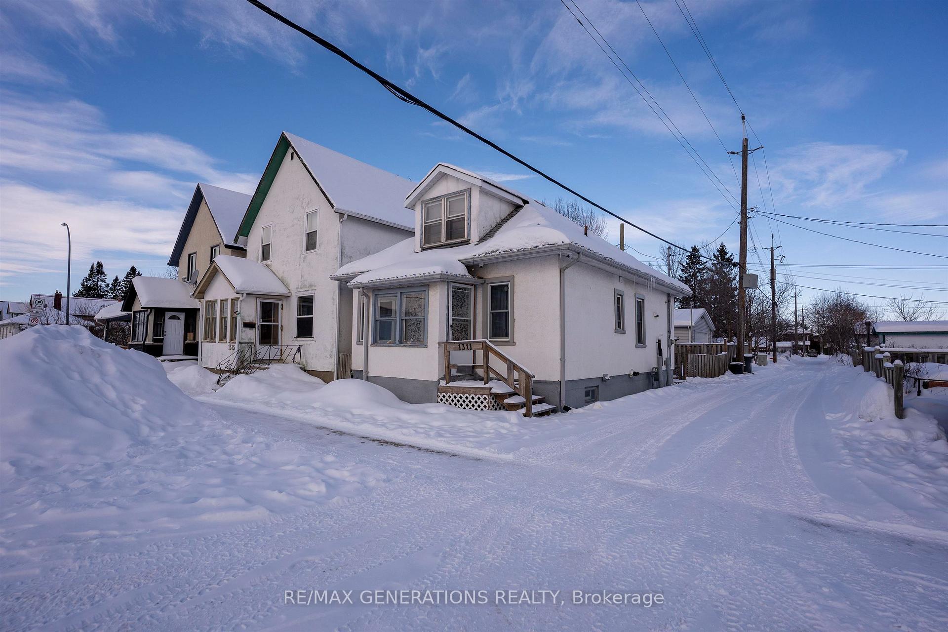 Photo 25 of 1311 Donald Street E, Thunder Bay, McKeller Park — HOMEH