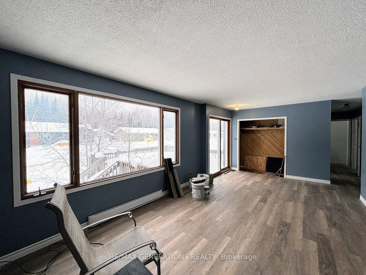 Photo 4 of 43 Lynx Avenue, Manitouwadge — HOMEH