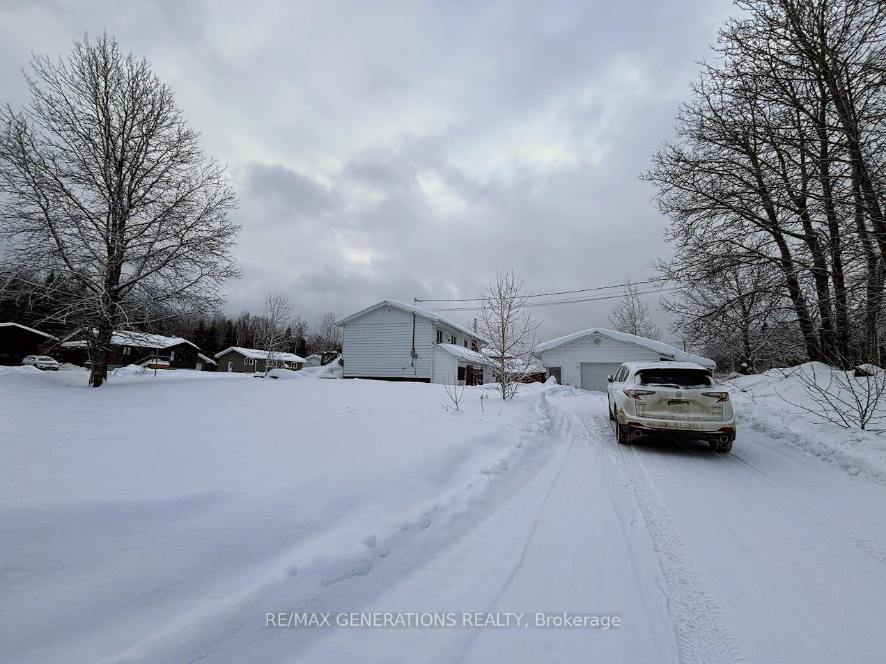 Photo 34 of 43 Lynx Avenue, Manitouwadge — HOMEH