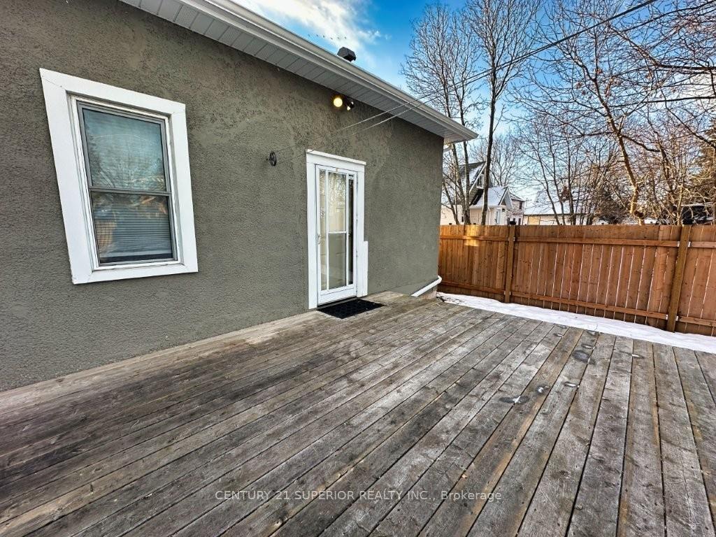 Photo 9 of 130 Pine Street, Thunder Bay, College Heights — HOMEH