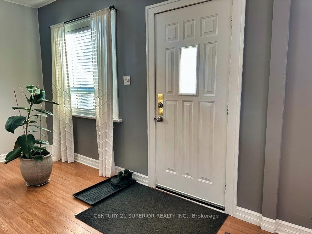 Photo 10 of 130 Pine Street, Thunder Bay, College Heights — HOMEH