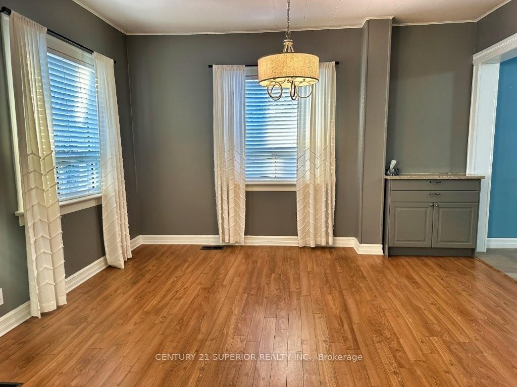 Photo 16 of 130 Pine Street, Thunder Bay, College Heights — HOMEH