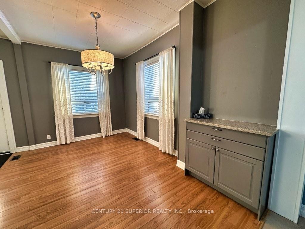 Photo 17 of 130 Pine Street, Thunder Bay, College Heights — HOMEH