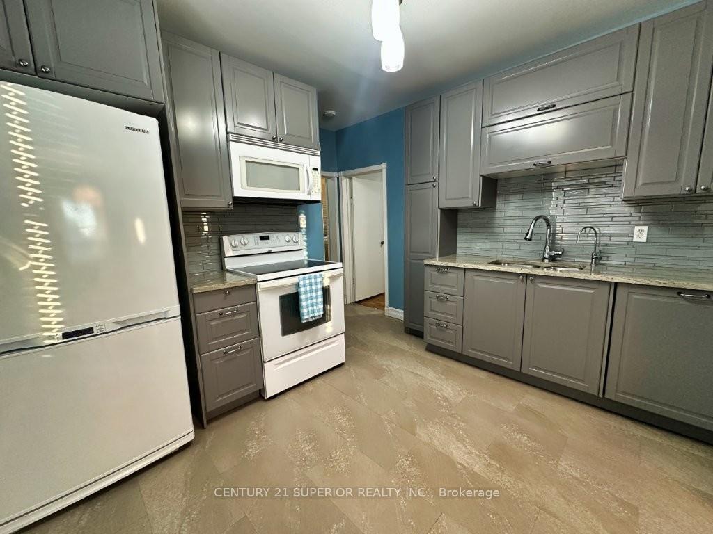 Photo 22 of 130 Pine Street, Thunder Bay, College Heights — HOMEH