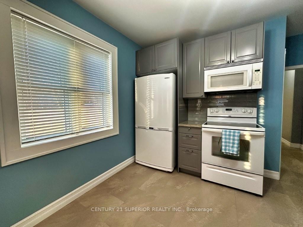 Photo 23 of 130 Pine Street, Thunder Bay, College Heights — HOMEH