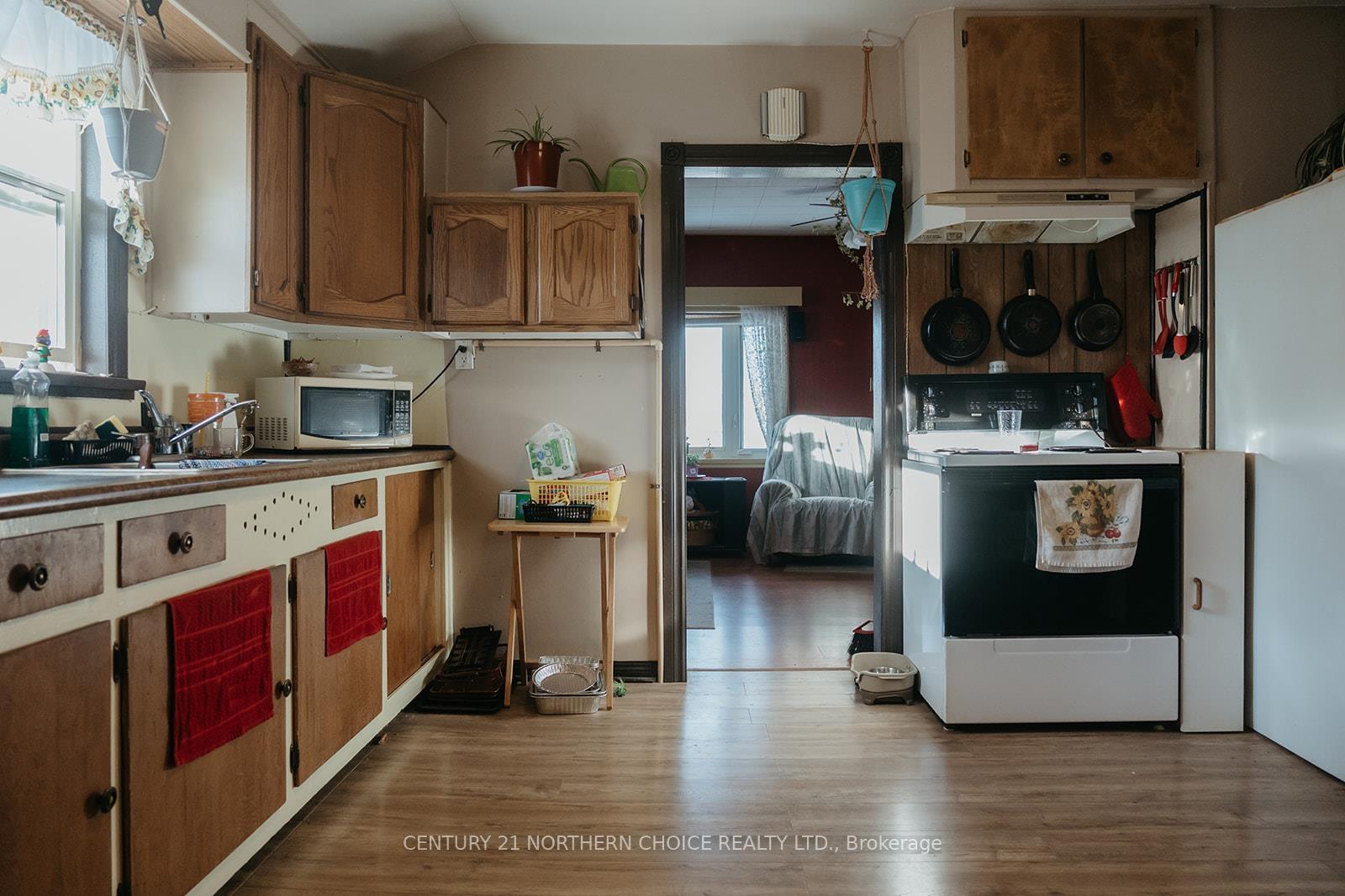 Photo 4 of 529 Fourth Avenue S, Kenora, Lakeside — HOMEH