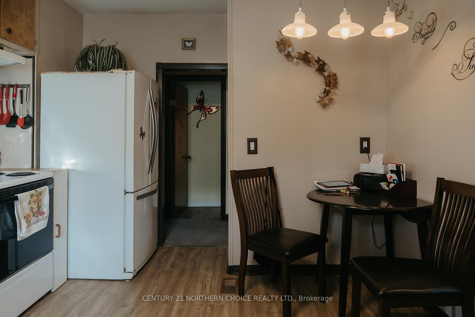Photo 5 of 529 Fourth Avenue S, Kenora, Lakeside — HOMEH