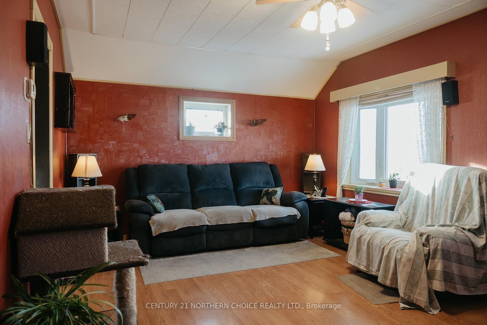 Photo 10 of 529 Fourth Avenue S, Kenora, Lakeside — HOMEH