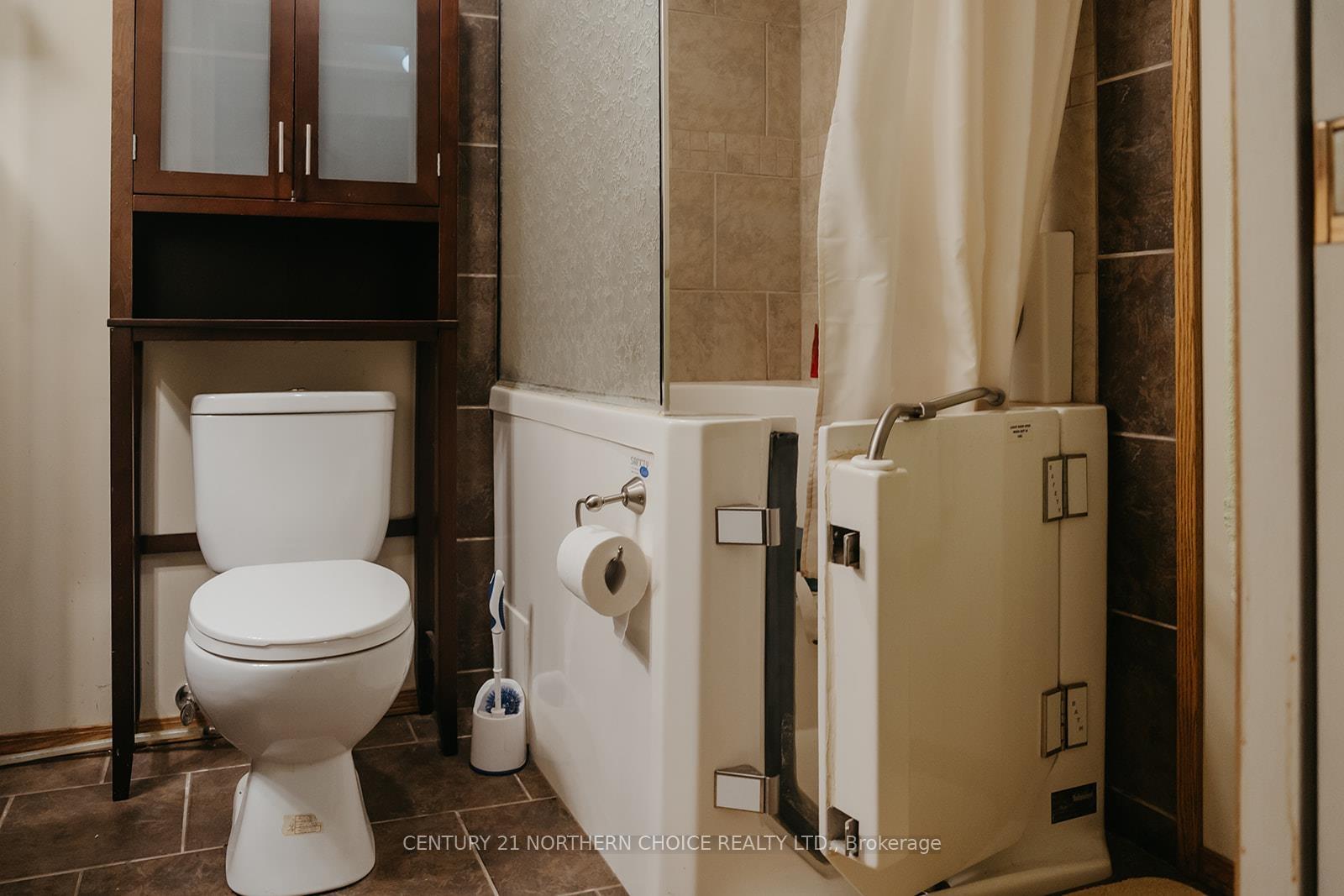Photo 20 of 529 Fourth Avenue S, Kenora, Lakeside — HOMEH