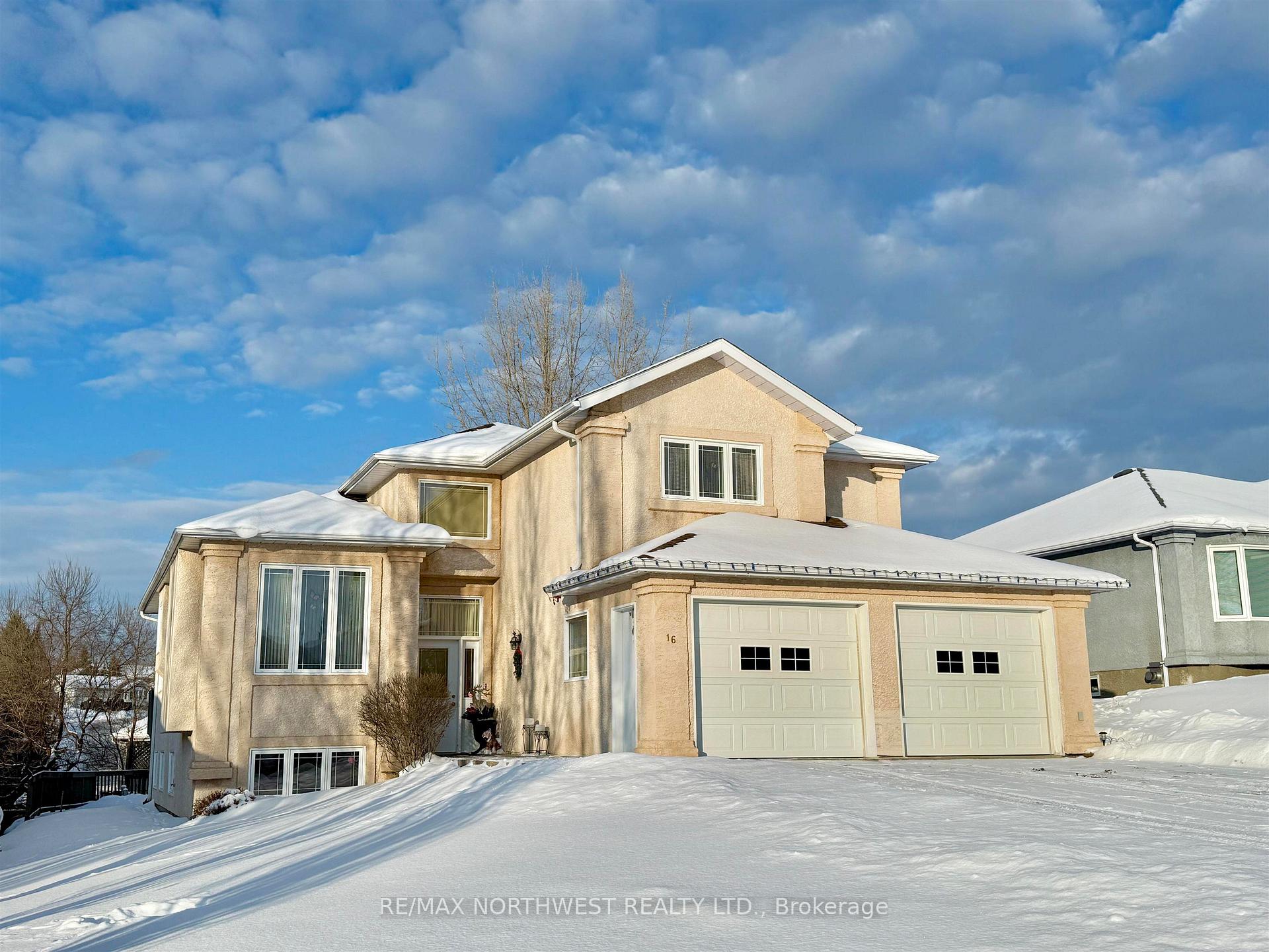 Photo 1 of 16 Pine Ridge Drive, Kenora, South Park Estate — HOMEH