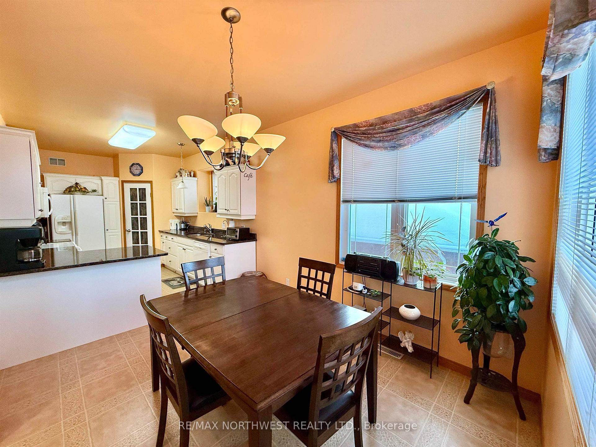 Photo 8 of 16 Pine Ridge Drive, Kenora, South Park Estate — HOMEH