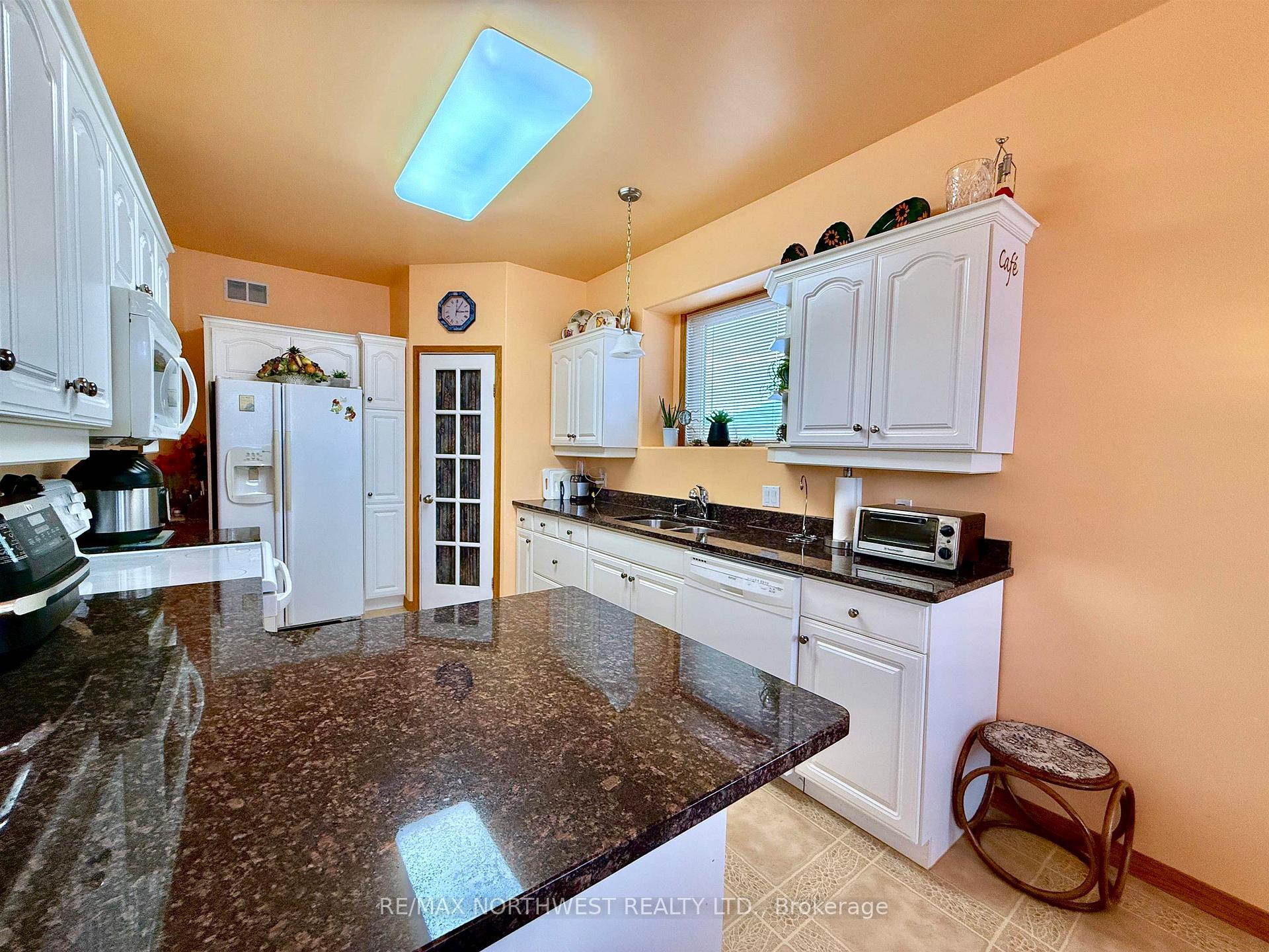 Photo 9 of 16 Pine Ridge Drive, Kenora, South Park Estate — HOMEH