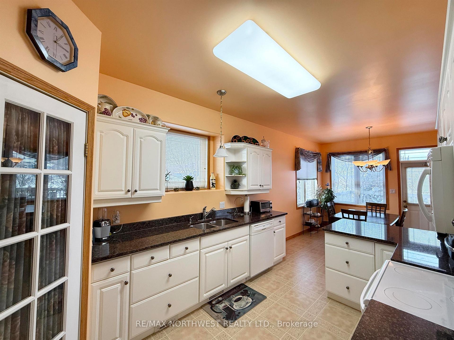 Photo 10 of 16 Pine Ridge Drive, Kenora, South Park Estate — HOMEH