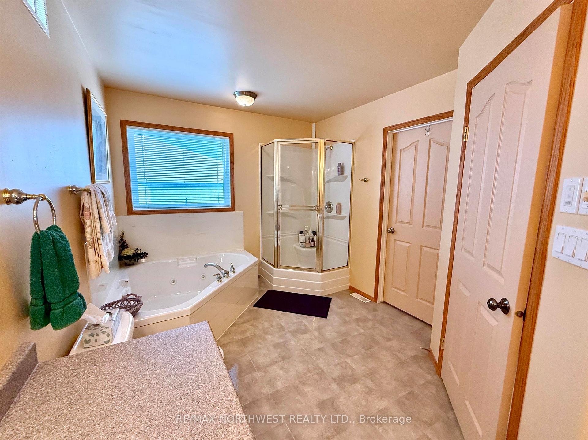 Photo 14 of 16 Pine Ridge Drive, Kenora, South Park Estate — HOMEH
