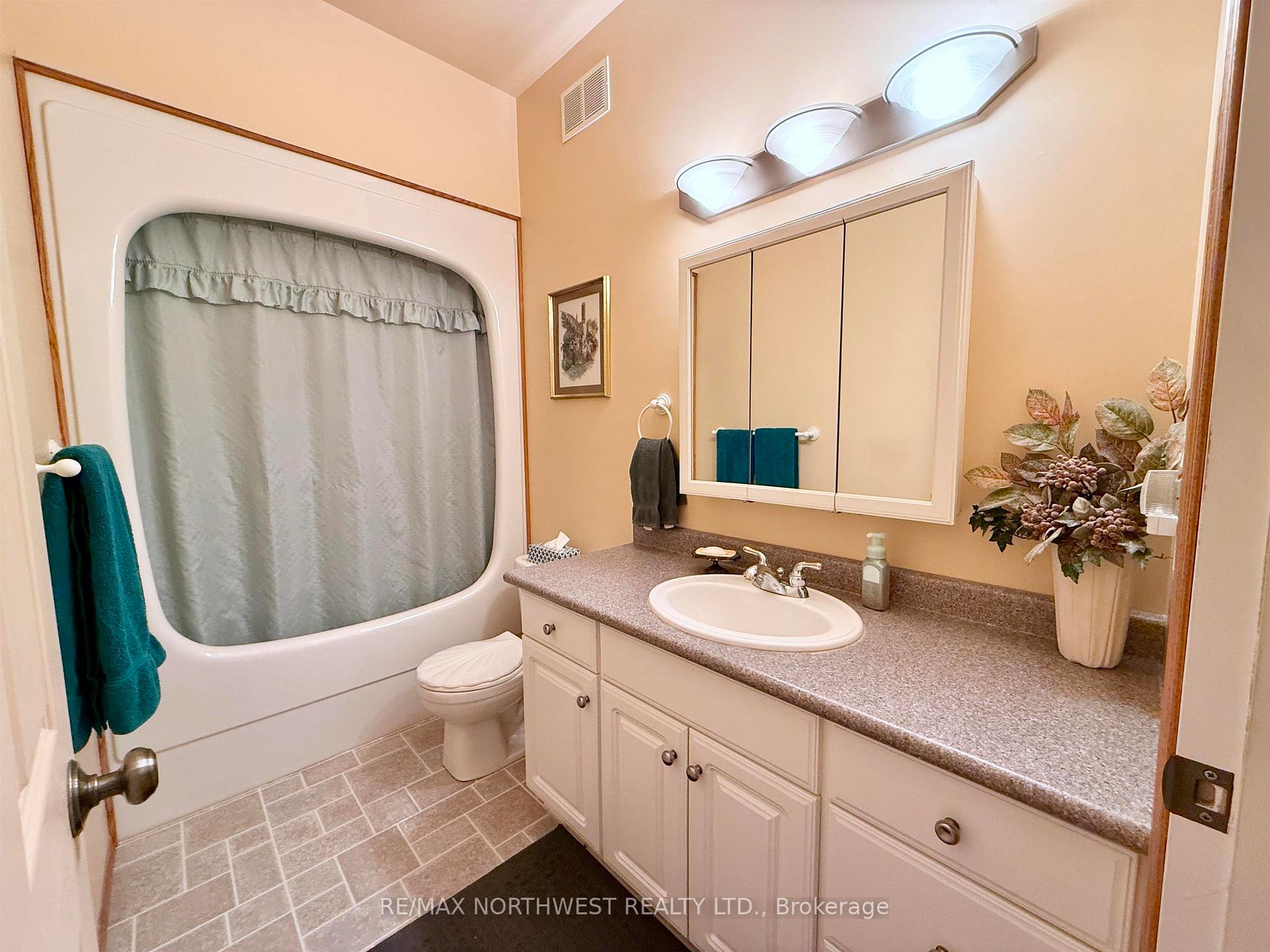 Photo 28 of 16 Pine Ridge Drive, Kenora, South Park Estate — HOMEH