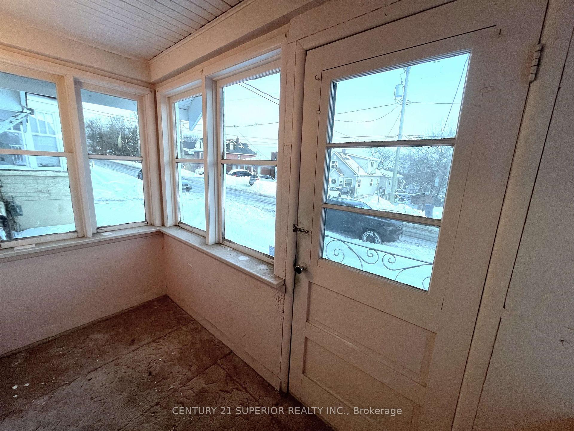 Photo 3 of 142 Banning Street, Thunder Bay, Court / Cumberland — HOMEH