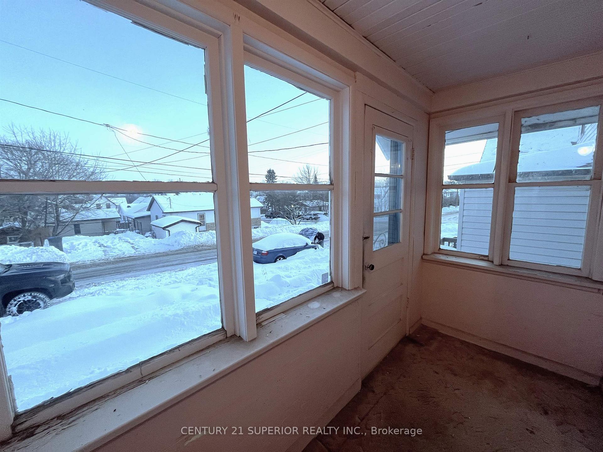Photo 4 of 142 Banning Street, Thunder Bay, Court / Cumberland — HOMEH