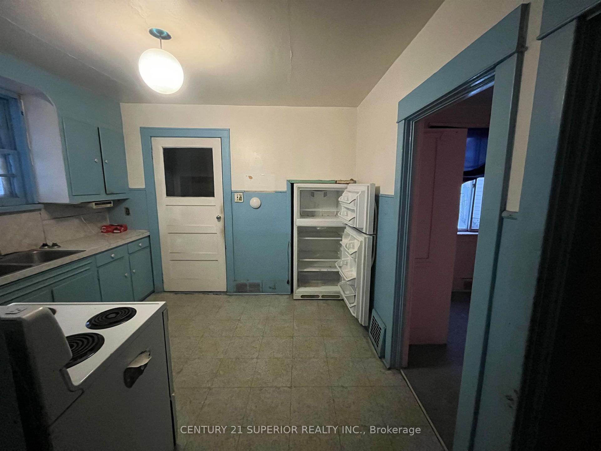 Photo 14 of 142 Banning Street, Thunder Bay, Court / Cumberland — HOMEH