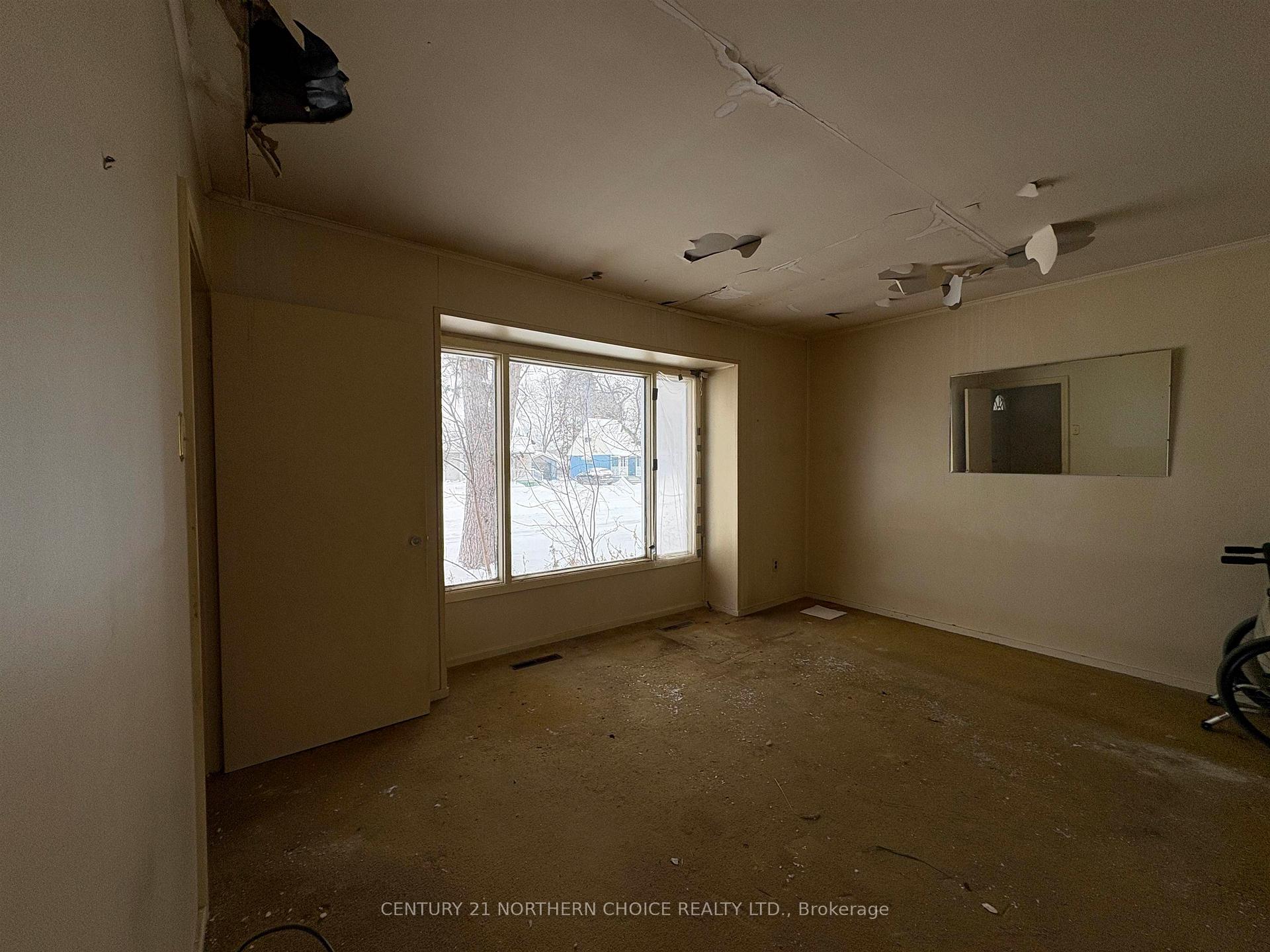 Photo 6 of 609 Second Street W, Fort Frances — HOMEH