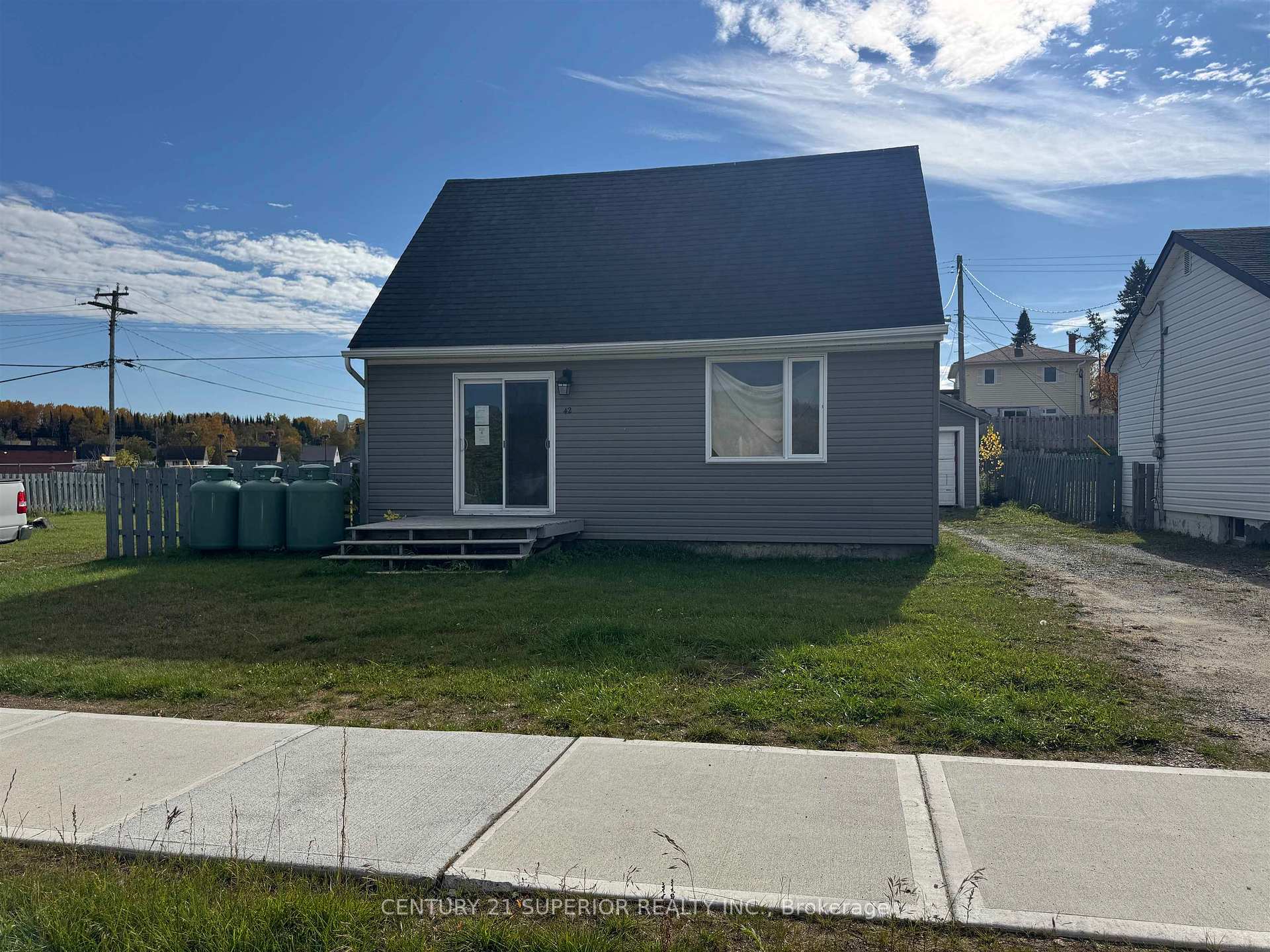 Photo 2 of 42 Ohsweken Road, Manitouwadge — HOMEH