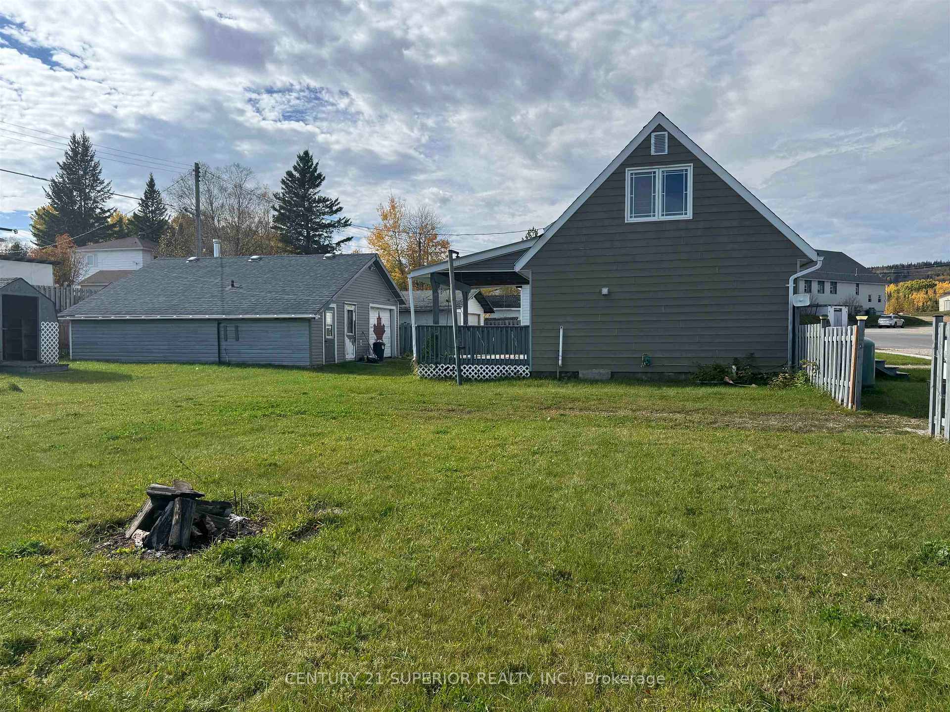 Photo 28 of 42 Ohsweken Road, Manitouwadge — HOMEH