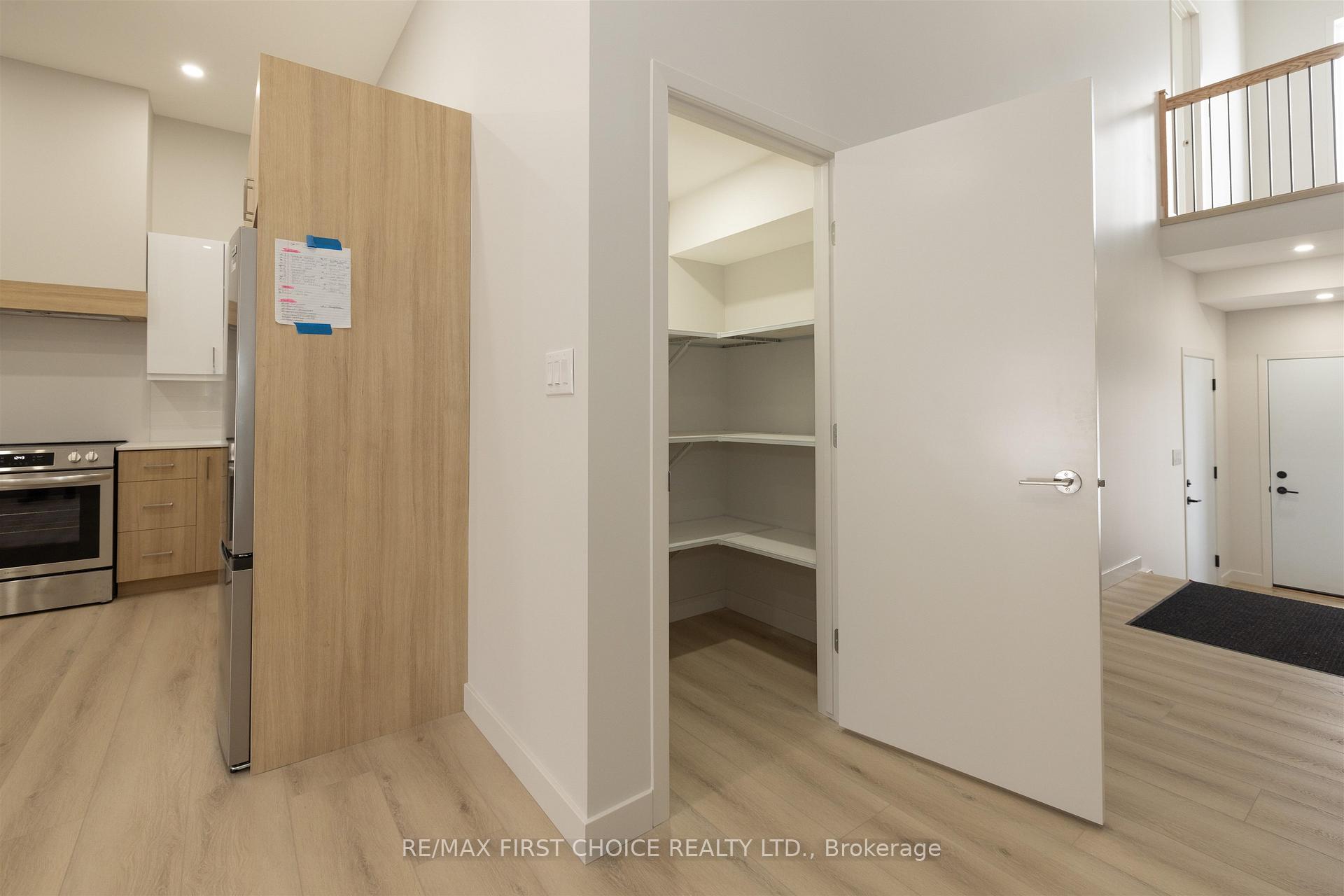 Photo 10 of 828-838 Weiler Boulevard, Thunder Bay, Parkdale — HOMEH