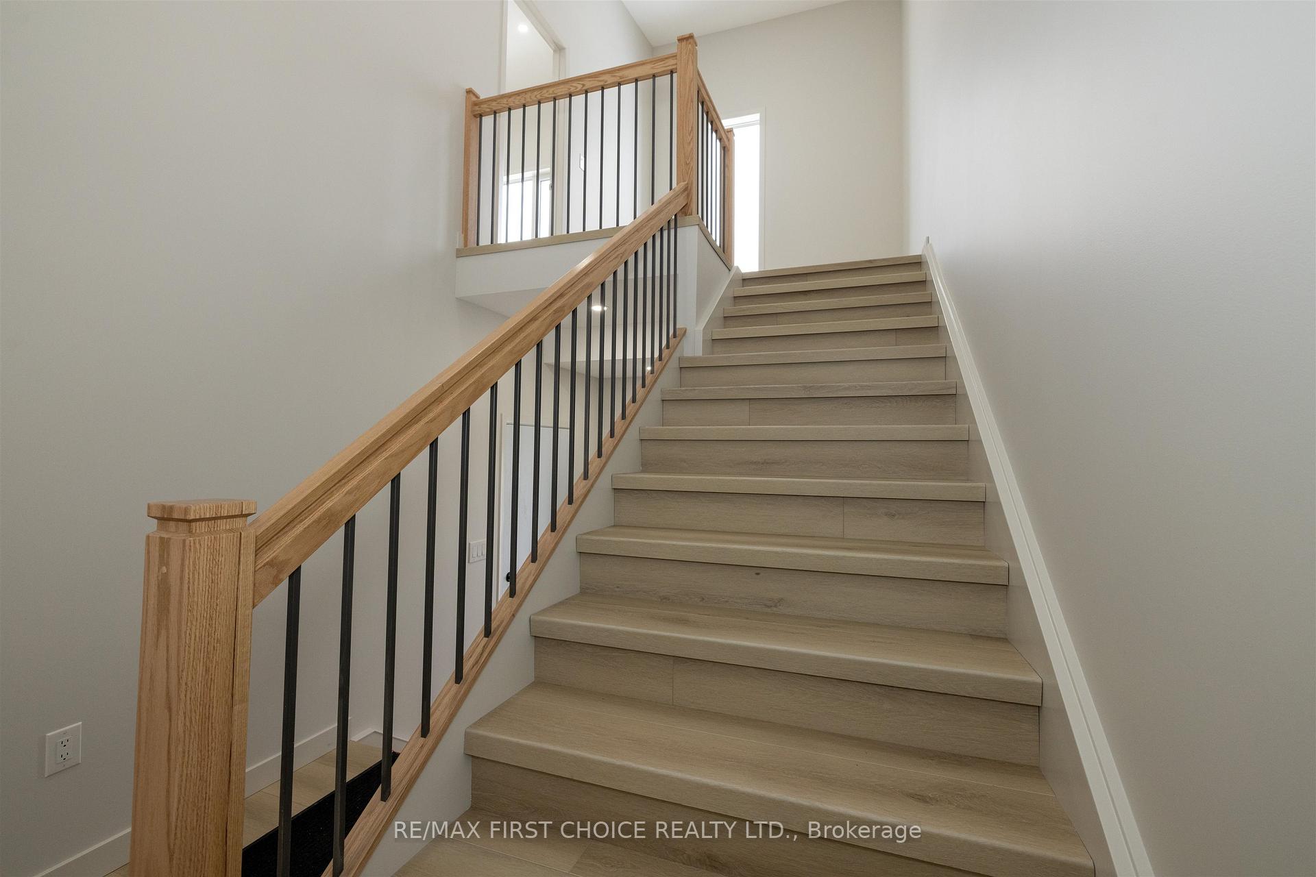 Photo 14 of 828-838 Weiler Boulevard, Thunder Bay, Parkdale — HOMEH