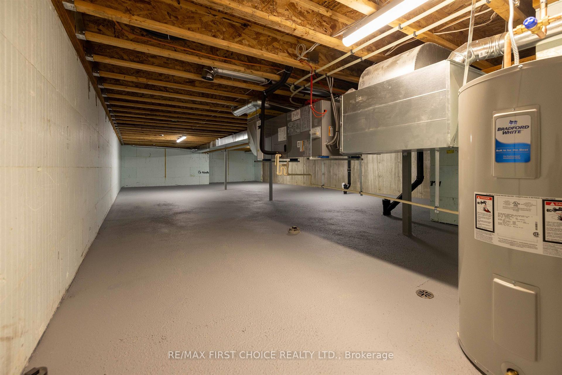 Photo 32 of 828-838 Weiler Boulevard, Thunder Bay, Parkdale — HOMEH