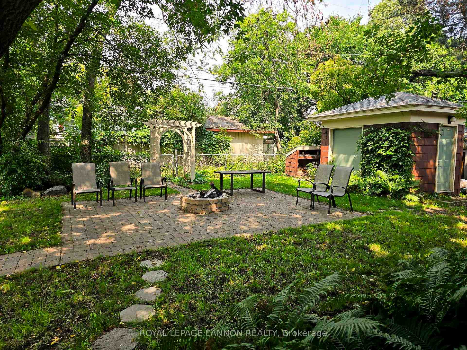 Photo 4 of 124 Summit Avenue, Thunder Bay, Mariday Heights — HOMEH