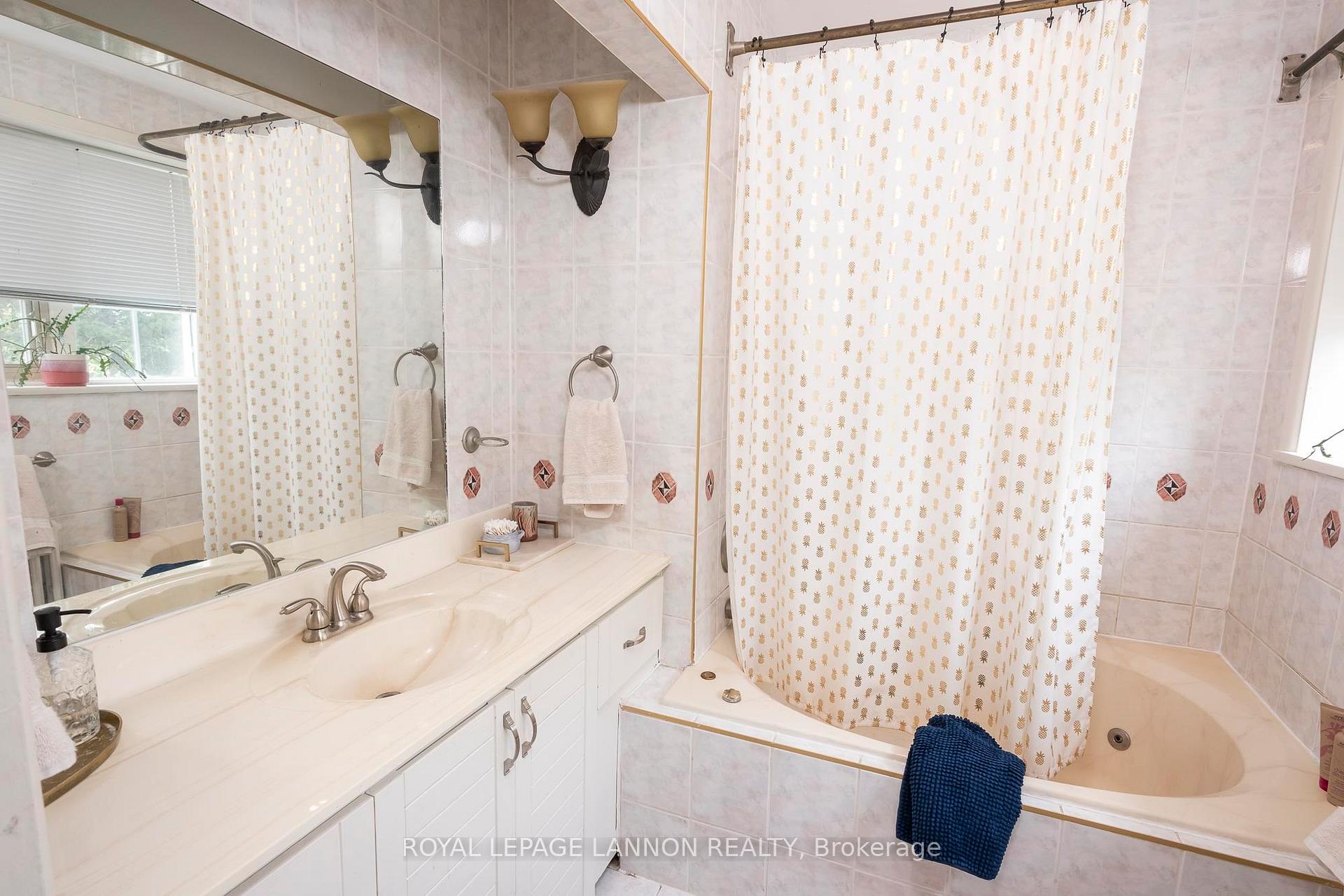 Photo 28 of 124 Summit Avenue, Thunder Bay, Mariday Heights — HOMEH