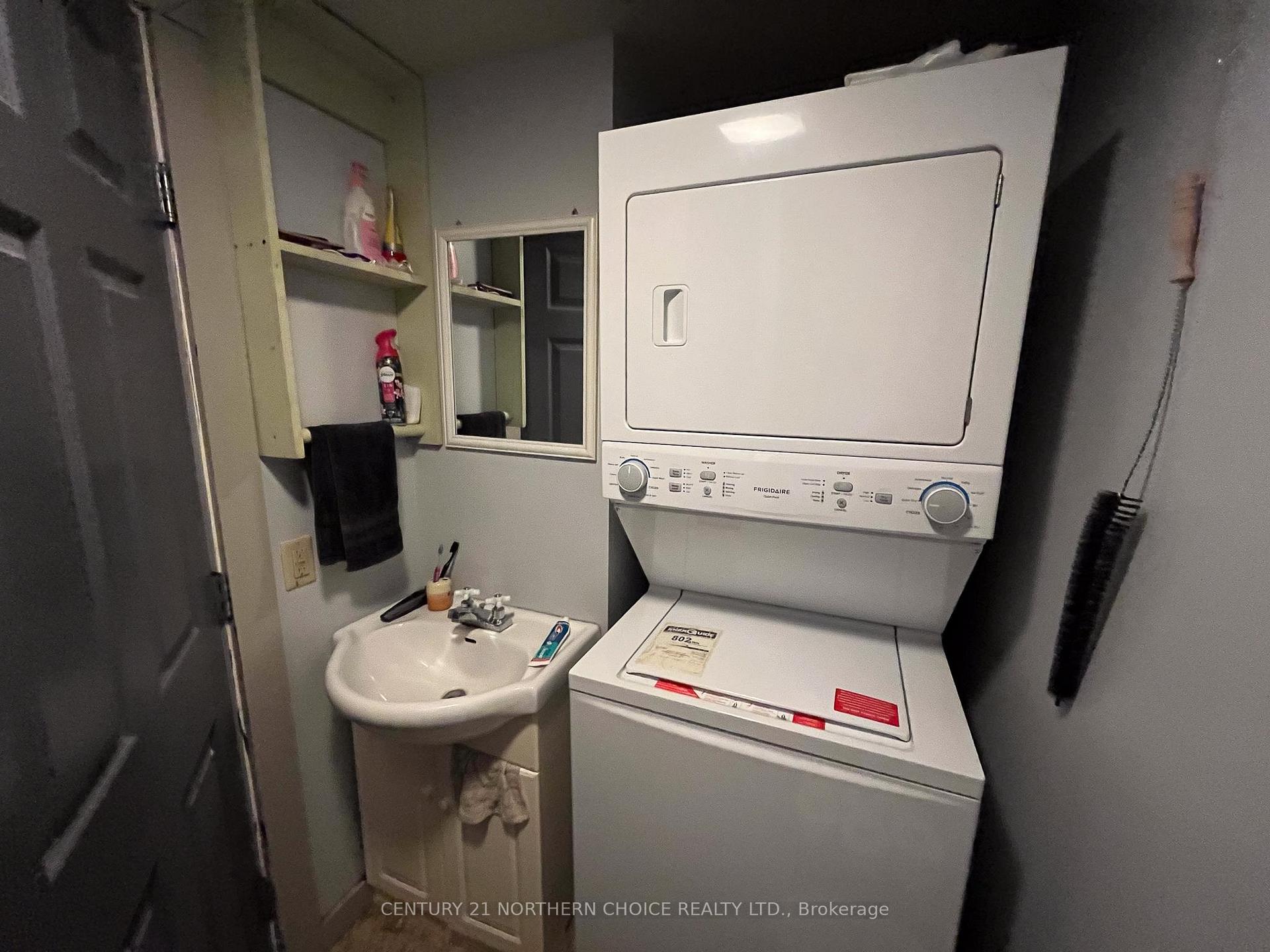Photo 11 of 424 Third Street S, Kenora, Downtown — HOMEH