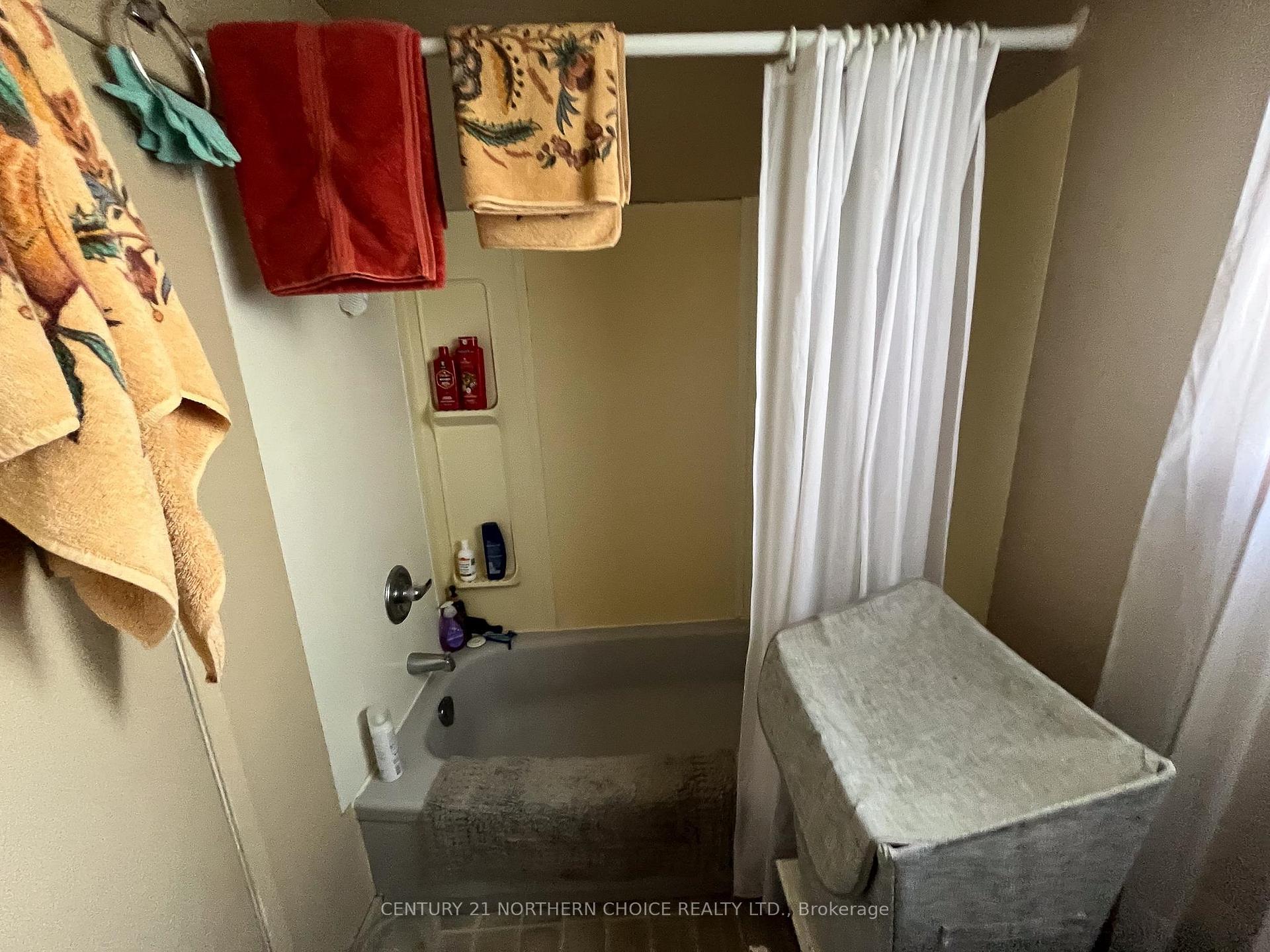 Photo 13 of 424 Third Street S, Kenora, Downtown — HOMEH